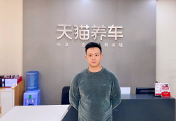 半月“闪电盈利”,餐饮老板极限转型养车店
